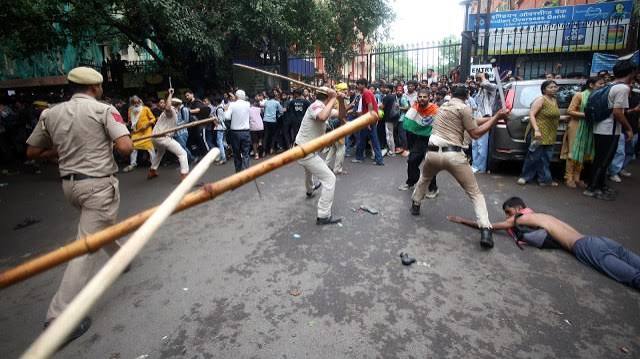 Did Delhi Police Have “Gunda Brothers” Helping From Inside the Protests? - Inventiva