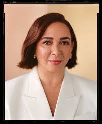 Holly Harp's Instagram, Twitter & Facebook