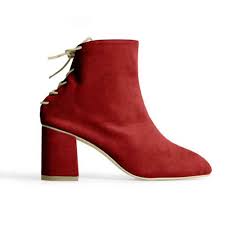 The inuit and aleut natives of alaska developed traditional winter boots of caribou skin or sealskin featuring decorative touches of seal intestine, dog hair and suchlike. Wear Your Boots Sustainable This Season Ecolookbook