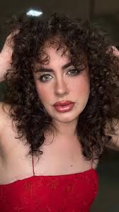 🎄 Dica de maquiagem para NÃO fazer neste Natal 😂, Resolvi inventar moda e  gravar um tutorial inspirado na Zara Larsson, nada clean girl…, Resultado?  Descobri que estou oficialmente enferrujada nas ...