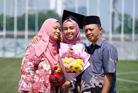 Keputusan peperiksaan akhir bagi semester 2/2015 dah lama diumumkan. Kau Belajar Main Main Macam Mana Nak Dapat Tragis Kisah Selempang Pink Abah Sebak Mak Merajuk 2 Hari Viral Mstar
