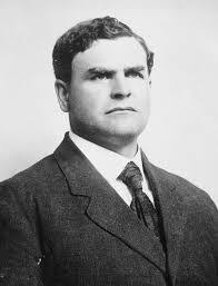 Warner White's Instagram, Twitter & Facebook