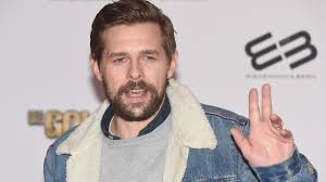 September 1983 in oldenburg) ist ein deutscher moderator, schauspieler, sänger und fernsehproduzent, hauptsächlich bekannt als teil des duos joko und klaas bzw. The Circulation Of Klaas Heufer What Was The Call For Salvation Donations