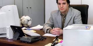 Toujours sur rtl, le célèbre supporter de l'olympique de marseille rené malleville a réagi, et se dit aux alentours de minuit et demi, bernard et dominique tapie ont été réveillés par quatre cambrioleurs qui. Le Fils De Bernard Tapie Lance Un Site Internet Pour Comprendre L Affaire Le Point