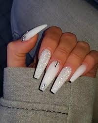 Looking for some nail ideas? 30 Trendy White Acrylic Nails Designs Whitenails Whiteacrylicnails Nailsartidea Nails Design With Rhinestones Best Acrylic Nails Acrylic Nails Coffin Short