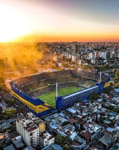 ????? ¿POR QUÉ A LA BOMBONERA LE DICEN ASÍ? HISTORIA DEL ESTADIO MÁS LINDO DEL MUNDO ????En el corazón de La Boca se alza majestuosa La Bombonera, el templo donde se venera