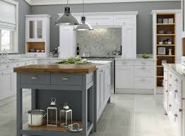 Country Kitchen In Chalk White Castle Rock Wren Kitchens
