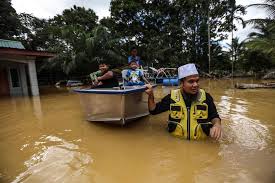 Selepas memeluk islam, beliau giat mendalami ajaran ini dan tidak pernah lelah untuk cuba mengajak keluarganya memeluk islam. Preacher Ustaz Ebit Lew A Ray Of Sunshine To Flood Victims Life Malay Mail