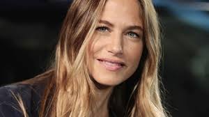 Martina Klein estrena nuevo corte de pelo radical y está guapísima