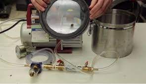 Vacuum Chamber By Les Wilhelm Homemade Vacuum Chamber Constructed From A Stainless Steel Pot Polycarbonate Ball Valves Homemade Tools Vacuum Vacuum Pump