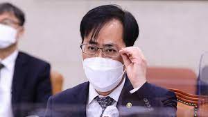 속보'국민의당'박준영 검찰 출석, 공천헌금 거액 수수 혐의 박준영조직적으로 검찰 수사 불응한 사실 없어 '공천헌금'박준영 검찰 소환. êµ­ë¯¼ ëˆˆë†'ì´ ë§žì§€ ì•Šì•˜ë‹¤ ë°•ì¤€ì˜ í•´ìˆ˜ë¶€ ìž¥ê´€ í›„ë³´ìž ì‚¬í‡´ Sbs ë‰´ìŠ¤