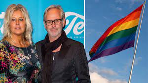 Uno svenningsson cifras, letras, tablaturas e videoaulas das músicas no cifra club. Uno Svenningssons Ilska Tjuvar Hissade Ner Prideflagga