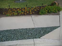 You'll receive an entire dump trucks worth of wood chips, which can be as much as 20 cubic yards, approximately. Maybe There S No Free Lunch But There Is Free Mulch The How Do Gardener