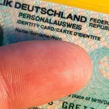 Für kinder unter 16 jahren muss die beantragung durch die sorgeberechtigten erfolgen. Personalausweis Opposition Kritisiert Pflicht Zum Fingerabdruck Der Spiegel