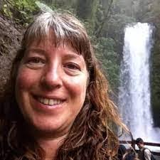 Beth Yager's Instagram, Twitter & Facebook