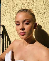 From An La Morning Eating Waffles On The Balcony Zara Zara Larsson Zara Larsson Style