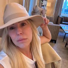 Thanks to Eileen Shapiro and Jimmy Star of the great World Star PR for this  wonderful article thanking several journalists, advocates, & performers of  the arts and other worthy causes. I am