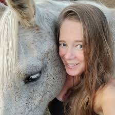 Mallory Dietz's Instagram, Twitter & Facebook