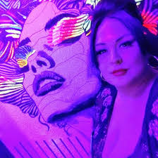 Candace Holmes's Instagram, Twitter & Facebook