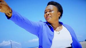 Mwimbaji wa nyimbo za injili debora kihanga akimsifu mungu kwa wimbo wake wa tunalindwa na. Chakutumaini Sina By Martha Mwaipaja Afrocharts