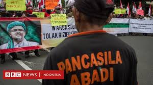 Sistem crowdsourcing di indonesia memang masih tergolong baru. Mengapa Negara Dituding Sering Gamang Menyikapi Fpi Dan Rizieq Shihab Bbc News Indonesia