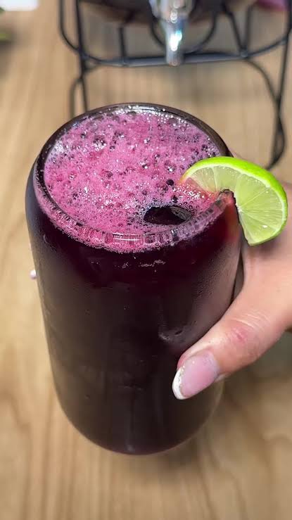 Deliciosa Chicha Morada: Bebida Peruana Tradicional