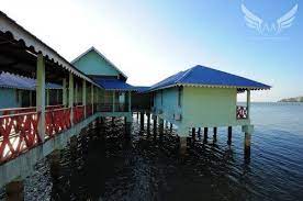 5.26867, 100.39181) is a seafood restaurant off the coast of pulau aman. Chalet Terapung Seri Idaman Memancing Dari Pintu Bilik Cari Homestay