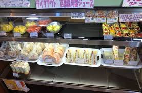 豊岡市戸牧にある果物屋 フルーツアイランド百果園 のパインソフトが美味い オカダマ 果物 フルーツ 果園
