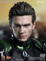 Spiderman filmlerinin zengin ve haşarı çocuğu harry osborn karakterine hayat veren james franco, hem herkesin konuştuğu bir isim haline geldi hem de kocaman bir adam oldu. Spider Man 3 Hot Toys 12 Inch 1 6 Scale New Goblin Catawiki