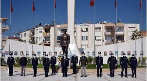 Polis haftası'nda, polisleri sevindirmek için gönderilecek en güzel polis haftası mesajları ve sözlerini sizler için derledik. Korkuteli Nde Polis Haftasi Kutlamasi Gundem Ileri Gazete