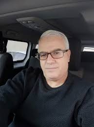 Hi beautiful friends good afternoon, it's have been a while now I posted  but still I have never fine a man who can love me an pay my bills