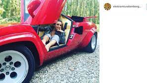 Comunque davvero, elettra lamborghini è l'unica cantante che non avrebbe bisogno di lavorare per essere ricca, eppure mette se stessa al 100% in tutto quello che fa, elevandosi sempre di più. Elettra Non So Quante Lamborghini Possiedo Virgilio Motori
