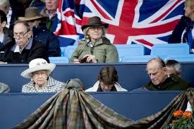Queen elizabeth ii is one of the most famous and admired people on earth. Blair Blog 5 Was Die Queen Mit Michi Jung Talkte