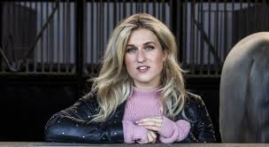 Britt dekker is the author of paardenpraat (4.00 avg rating, 3 ratings, 2 reviews), paardenpraat (4.00 avg rating, 2 ratings, 1 review), paardenpraat dre. Britt Dekker Brengt Maanden Door In Verzorgingstehuis Voor Programma Linda Nl
