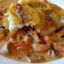 Lightly Fried Fish Fillet On Top Of Sauteed Mushrooms And Tomatoes Cream Sauce Divinefood Delicious Lowcarb Glutenfr Tomato Cream Sauces Food Dinner Time