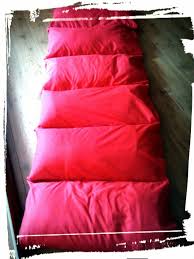 Matratze Aus Ikea Axag Kissen Und Dvala Kissenhullen 40x80 Kissen Matratze Matratze Kissen