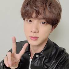 When bts members v and jin got into a fight before a stage show in 2017 (photo: How Well Do You Know Bts Member Jin Aka Mr Worldwide Handsome Take The Fun Quiz To Find Out Pinkvilla