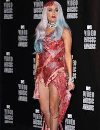 وأعلنت ليدي غاغا، واسمها الحقيقي ستيفاني جيرمانوتا، نبأ خطوبتها من خلال مواقع للتواصل الاجتماعي. 20 ØµÙˆØ±Ø© Ø£ØºØ±Ø¨ Ø¥Ø·Ù„Ø§Ù„Ø§Øª Ù„ÙŠØ¯ÙŠ Ø¬Ø§Ø¬Ø§ ÙØ³ØªØ§Ù† Ù…Ù† Ø§Ù„Ù„Ø­Ù… ÙˆØ£Ø®Ø± Ø¹Ù„Ù‰ Ø´ÙƒÙ„ Ø¶ÙØ¯Ø¹ Ø£Ù„Ø¨ÙˆÙ… ÙÙŠ Ø§Ù„ÙÙ†