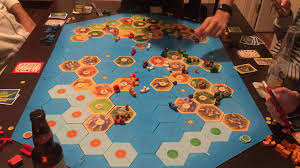 Explorers & pirates differs from the catan base game in three main ways. Explorers And Pirates With 6 Ppl Going On For Almost 4h Nobody Has Even Half The Points To Win Yet Catan