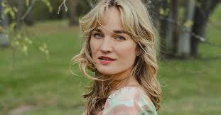 Jessica Willis's Instagram, Twitter & Facebook