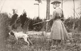 The Amazing Life Of Annie Oakley 15 Photos In 2021 Annie Oakley Oakley Vintage Dog