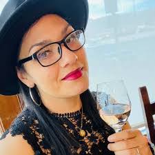 Candice Gott's Instagram, Twitter & Facebook