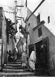 In the 1950s, fear and violence escalate as the people of algiers fight for independence from the french government. The Battle Of Algiers Wikipedia