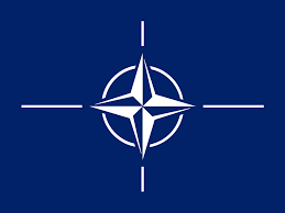 Terwijl het volkslied klonk, werd de vlag van de republiek gehesen bij die van de. File Flag Of Nato Svg Wikipedia