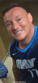 I can't get over the lip situation they are non existent 😶