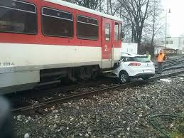 Železniční nehoda u krouny byla mimořádná událost, ke které došlo dne 24. Dopravna Nehoda Vlaku A Osobneho Automobilu V Dolnom Kubine Ministerstvo Vnutra Sr Hasici A Zachranari