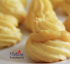 Saya menyalin resepi cream puff dengan french cream choux pastry dari majalah going places oleh penerbangan malaysia airlines bulan oktober 2014 semasa dalam penerbangan ke hong kong. Hasue I Love My Life Resepi Cream Puff N Custard Cream Krim