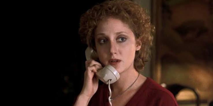 The 1970s Horror Movie That Inspired the Opening Scene in Wes Craven's  'Scream'