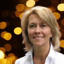 Shari Asher's Instagram, Twitter & Facebook