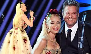 Blake shelton and gwen stefani have been together for four years now, and they are the subject of endless tabloid reports and rumors that they're getting married. Gwen Stefani Gives Bridal Vibes In White Gown As She Performs Nobody But You Duet With Blake Shelton Daily Mail Online